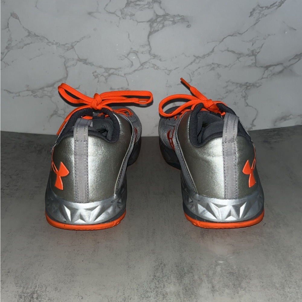 MENS Under Armour Silver and Orange Athletic Sneakers - Picture 5 of 9